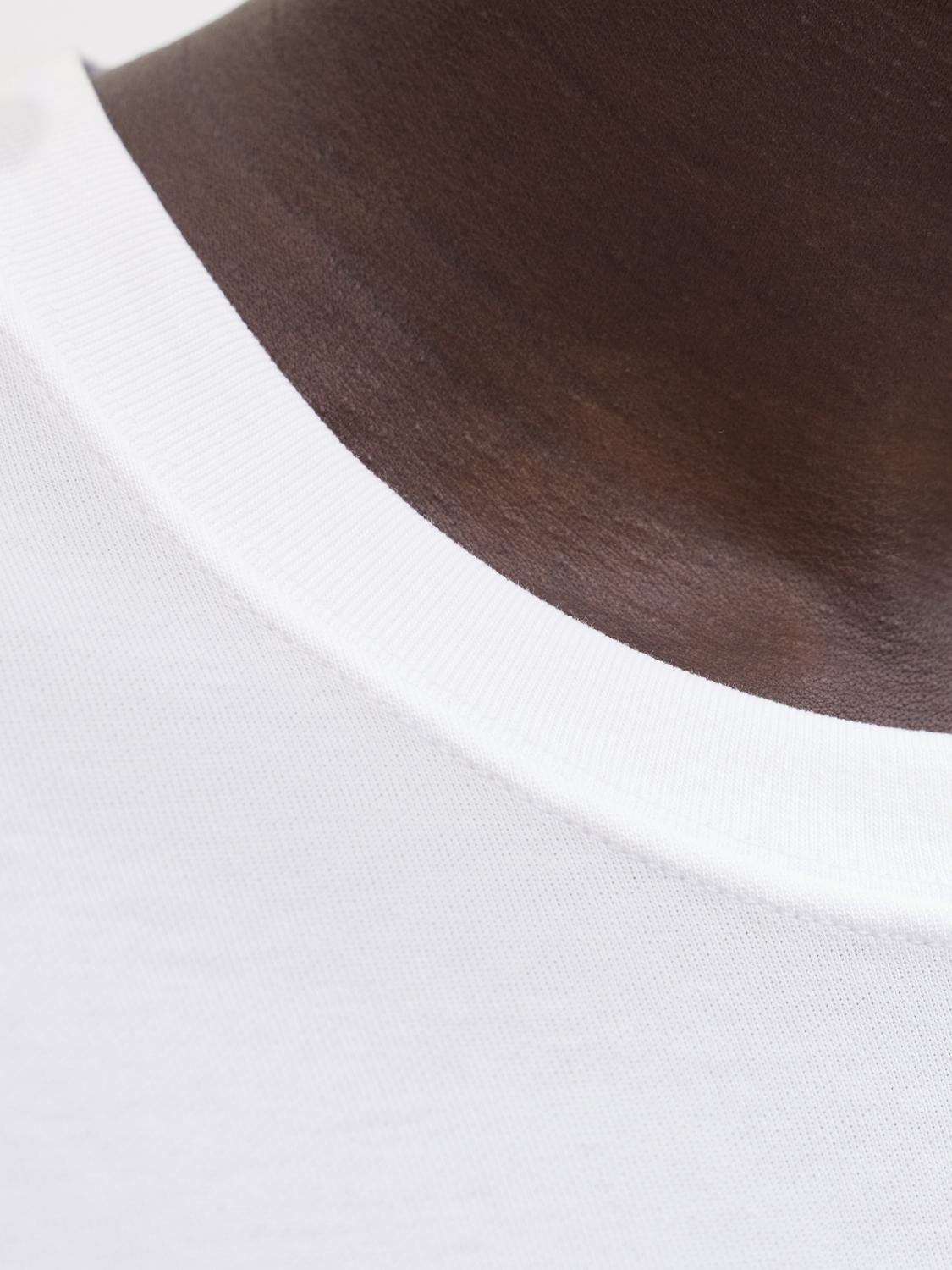 model_shot-detail